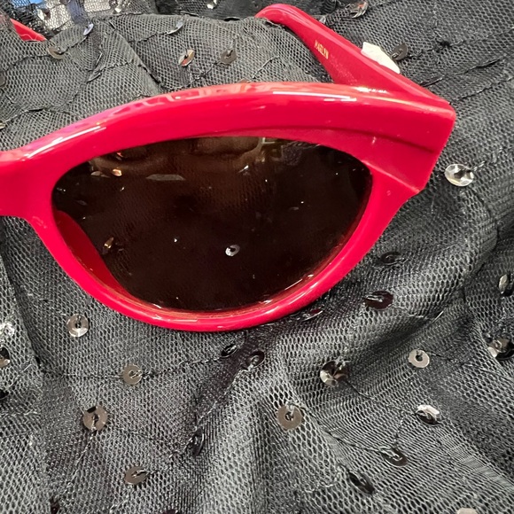 DIFF Eyewear inspired by Marilyn Monroe. Red , cat eye sunglasses w/ case - Picture 7 of 16